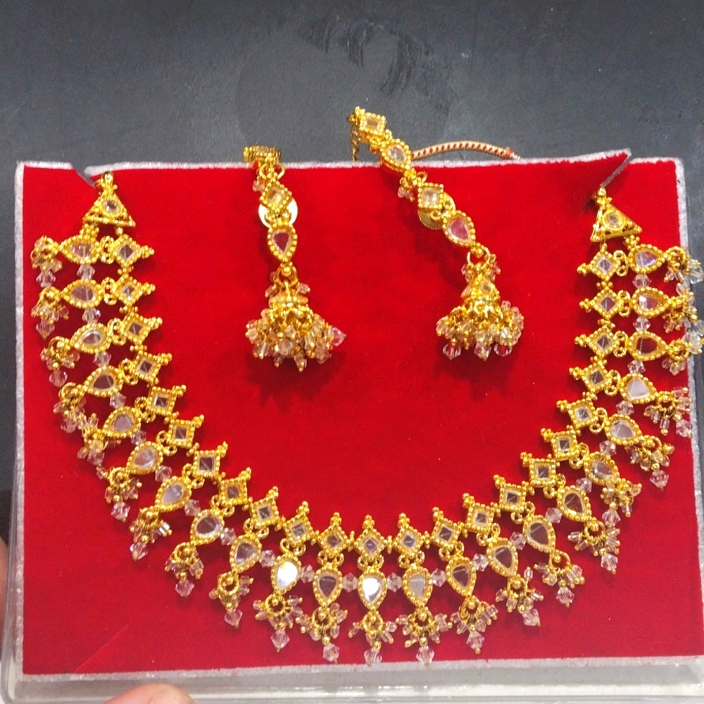 Indian necklace and earring set